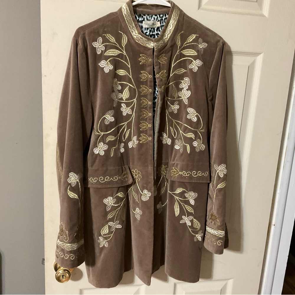 Taska Polizzi  Brown and Gold Blazer with Elegant Design embroided